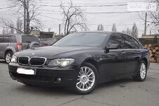 bmw_740__431664539fx.jpg